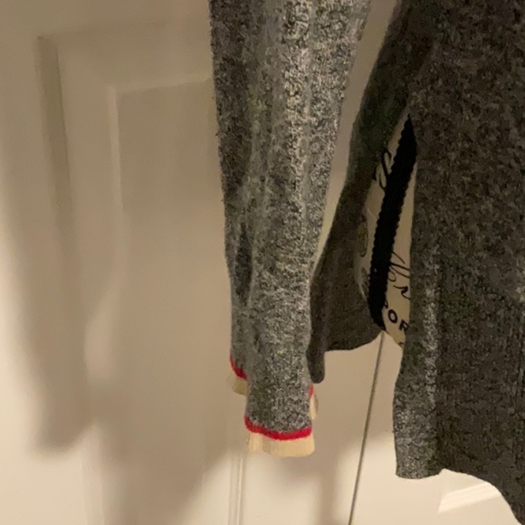 Roots Cabin  Sweater in Size XS - Picture 2 of 5